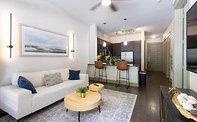 Luxury Downtown Houston Suite
